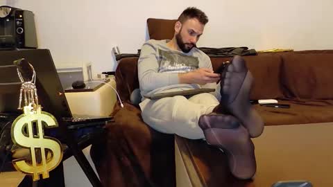 Snapshot of master_roberto333 chatting on February 9, 5:17 pm SIR online show from February 9, 5:17 pm