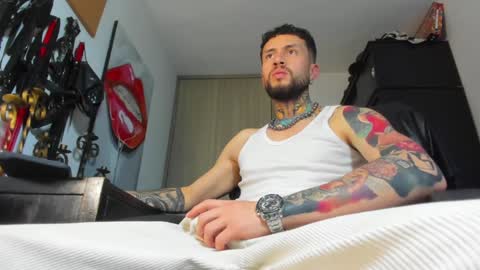 Snapshot of master_steven_01 chatting on January 25, 11:11 pm steven online show from January 25, 11:11 pm