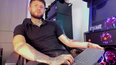 Snapshot of master_steven_01 chatting on March 9, 1:46 am steven online show from March 9, 1:46 am