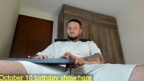 Snapshot of master_steven_01 chatting on October 6, 11:46 pm steven online show from October 6, 11:46 pm