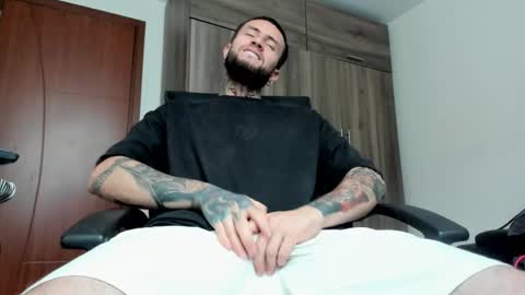 Snapshot of master_steven_01 chatting on November 29, 10:24 pm steven online show from November 29, 10:24 pm