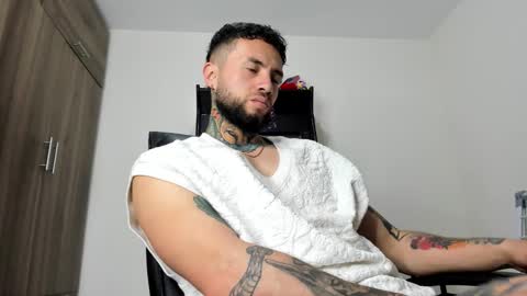 Snapshot of master_steven_01 chatting on March 7, 12:07 am steven online show from March 7, 12:07 am