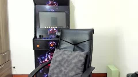 Snapshot of master_steven_01 chatting on March 19, 1:20 am steven online show from March 19, 1:20 am