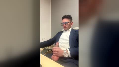 Snapshot of masterboss_fl chatting on April 8, 11:32 am Master Boss online show from April 8, 11:32 am