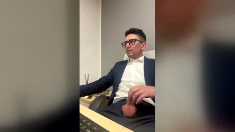 Snapshot of masterboss_fl chatting on April 9, 11:59 am Master Boss online show from April 9, 11:59 am