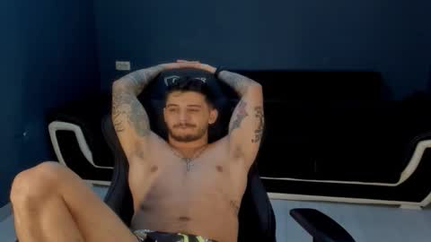 masterchris12 online show from March 18, 5:43 am