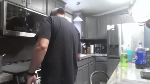 Snapshot of masterdurt chatting on February 5, 6:15 pm The Big Duurty online show from February 5, 6:15 pm