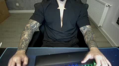 Snapshot of masterkingmuscle chatting on December 20, 9:06 pm masterkingmuscle online show from December 20, 9:06 pm