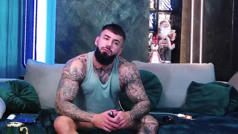 Snapshot of masterkingofmuscle chatting on December 13, 8:51 am masterkingofmuscle online show from December 13, 8:51 am