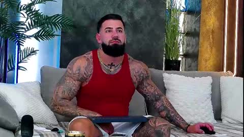 Snapshot of masterkingofmuscle chatting on October 20, 10:49 am masterkingofmuscle online show from October 20, 10:49 am
