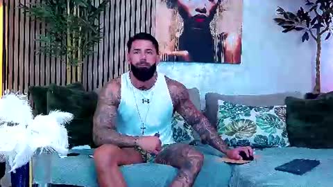 Snapshot of masterkingofmuscle chatting on June 15, 8:27 am masterkingofmuscle online show from June 15, 8:27 am
