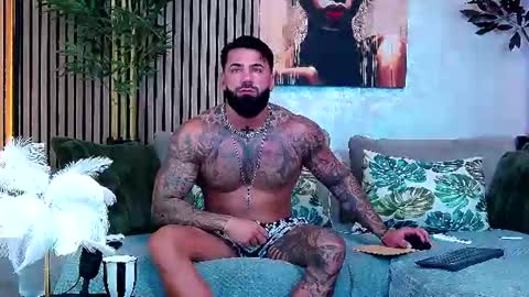 Snapshot of masterkingofmuscle chatting on June 22, 8:44 am masterkingofmuscle online show from June 22, 8:44 am