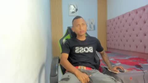 mastermorenohot23 online show from April 28, 2:38 am