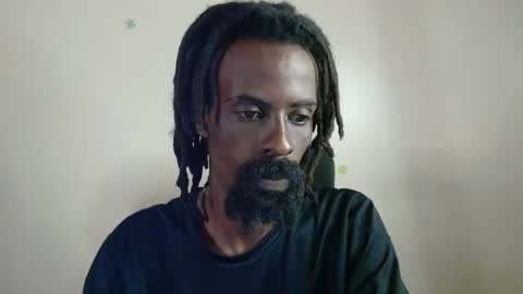 Snapshot of masterr_bate chatting on November 25, 4:56 am Marl online show from November 25, 4:56 am