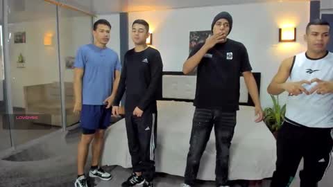 Team Cris Darwin- Fernando- Stiven- David online show from November 10, 11:20 am