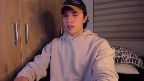 Snapshot of mastrangelo_x chatting on October 27, 3:10 am mastrangelo_x online show from October 27, 3:10 am