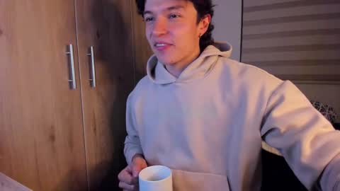 Snapshot of mastrangelo_x chatting on October 29, 3:20 am mastrangelo_x online show from October 29, 3:20 am