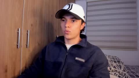 Snapshot of mastrangelo_x chatting on December 17, 3:56 am mastrangelo_x online show from December 17, 3:56 am