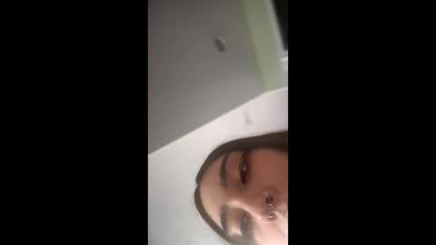 Snapshot of masturbatingmariamiller chatting on June 3, 12:35 am masturbatingmariamiller online show from June 3, 12:35 am