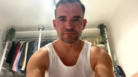 matej_cauci online show from March 8, 7:28 pm