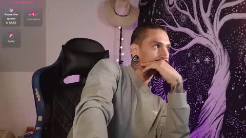 Snapshot of mateo60_ chatting on November 3, 11:48 pm Mateo online show from November 3, 11:48 pm