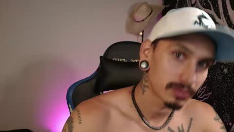 Snapshot of mateo60_ chatting on November 27, 3:08 am Mateo online show from November 27, 3:08 am