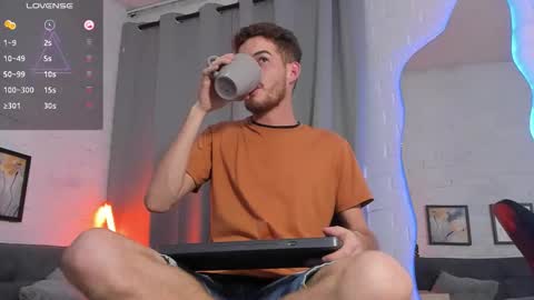 MATEO HUNTER online show from November 17, 12:05 am