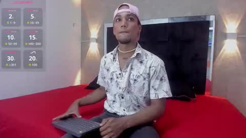 Mateo and Noah online show from November 9, 3:43 pm