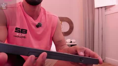 Snapshot of mateo_ospinaa chatting on July 22, 8:00 pm Mateo online show from July 22, 8:00 pm