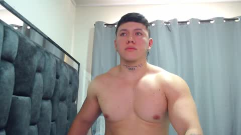 Snapshot of mateosexyhot22 chatting on February 16, 4:53 pm Mateo online show from February 16, 4:53 pm