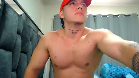 Snapshot of mateosexyhot22 chatting on October 30, 5:24 pm Mateo online show from October 30, 5:24 pm