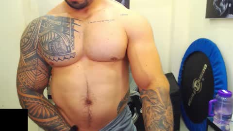 Snapshot of mateosexyhot22 chatting on November 3, 4:41 pm Mateo online show from November 3, 4:41 pm