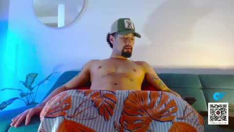 Snapshot of mathew444 chatting on October 31, 7:37 pm STRURIBE ON INSTAGRAM online show from October 31, 7:37 pm