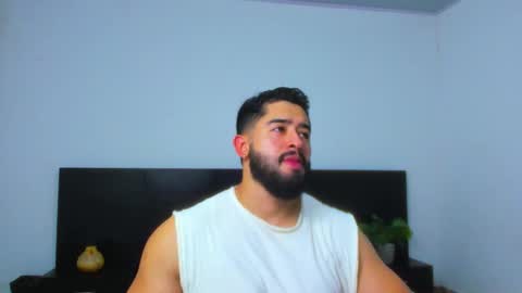 Snapshot of mathew_flintt chatting on October 12, 9:14 pm Mathew Flintt online show from October 12, 9:14 pm