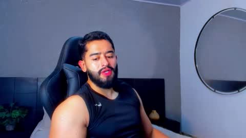 Snapshot of mathew_flintt chatting on November 27, 10:01 pm Mathew Flintt online show from November 27, 10:01 pm