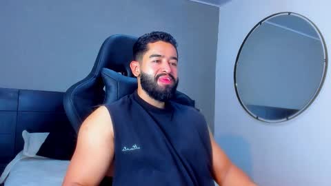 Snapshot of mathew_flintt chatting on November 30, 6:01 pm Mathew Flintt online show from November 30, 6:01 pm