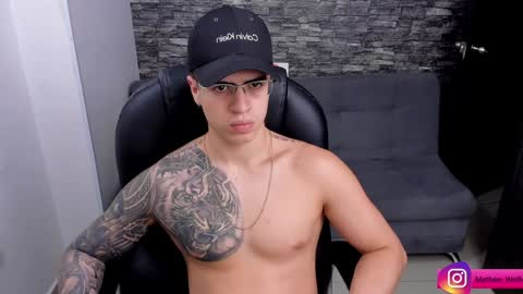 Mathew Independent model online show from February 4, 4:08 pm