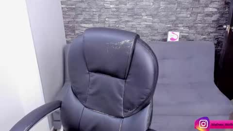 Mathew Independent model online show from September 10, 6:08 pm