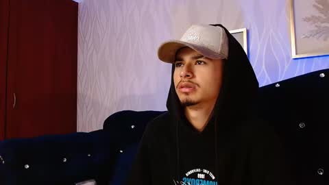 Mathew online show from November 14, 6:39 pm