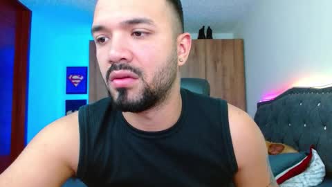 mathewhot3 online show from November 17, 2:39 am