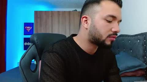 mathewhot3 online show from November 19, 4:01 am