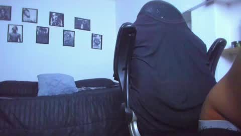 Snapshot of mathews_19 chatting on April 7, 4:40 pm Teo online show from April 7, 4:40 pm