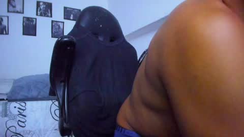 Snapshot of mathews_19 chatting on May 20, 12:22 pm Teo online show from May 20, 12:22 pm