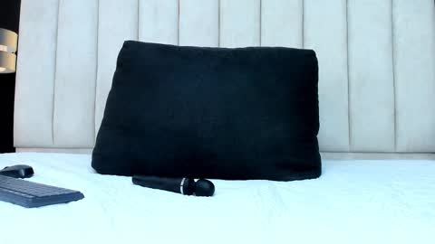 mathilda_liz online show from March 3, 1:39 pm