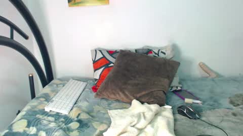 Snapshot of mathrave chatting on June 10, 12:00 am mathrvs online show from June 10, 12:00 am