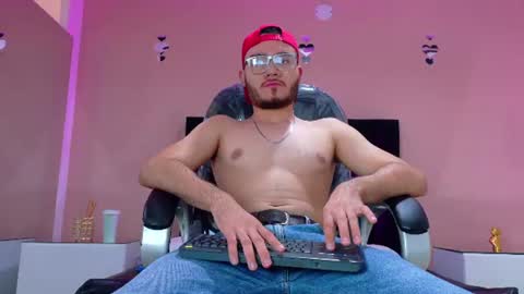 Snapshot of matia_zelvya chatting on July 16, 11:38 am matia zelvya online show from July 16, 11:38 am