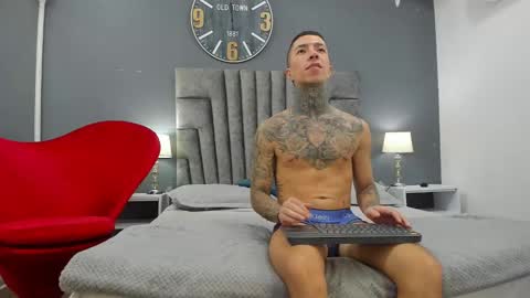 Snapshot of matias_son chatting on January 4, 10:45 pm Matias Son online show from January 4, 10:45 pm