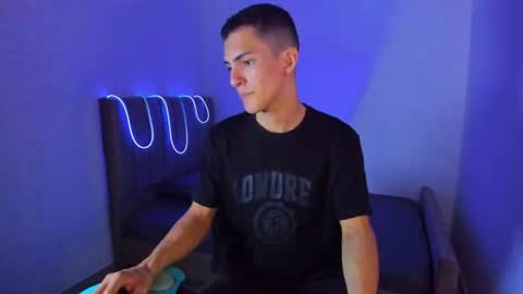 Snapshot of matiius18 chatting on July 23, 3:54 pm Matias online show from July 23, 3:54 pm