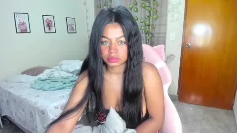 Snapshot of matilde27 chatting on October 24, 9:06 am Daniela online show from October 24, 9:06 am