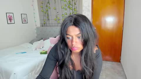 Snapshot of matilde27 chatting on November 6, 1:39 am Daniela online show from November 6, 1:39 am